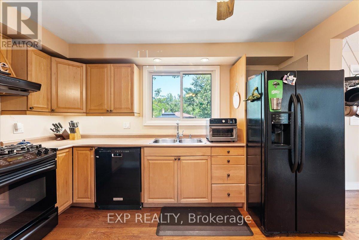 822 Foxe Street, Peterborough (Northcrest Ward 5), Ontario  K9H 6Y7 - Photo 14 - X12398724