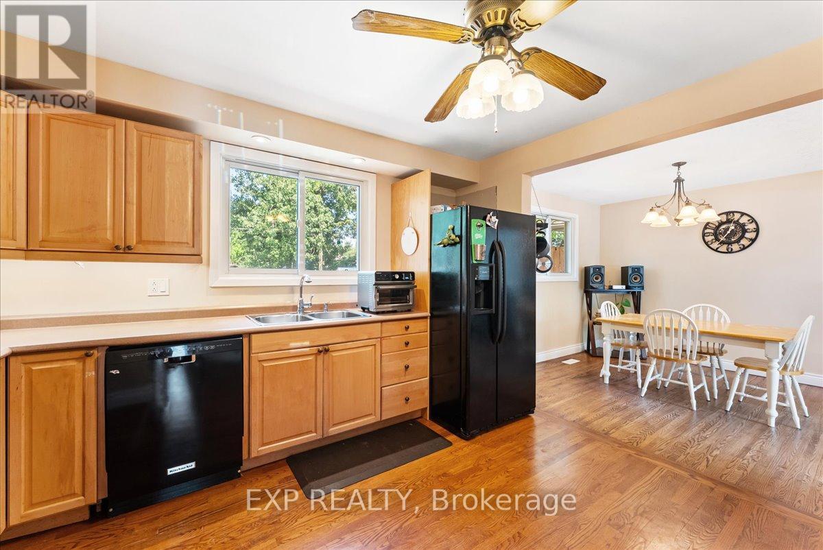 822 Foxe Street, Peterborough (Northcrest Ward 5), Ontario  K9H 6Y7 - Photo 15 - X12398724