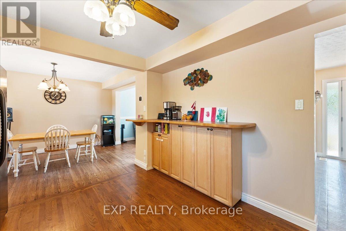 822 Foxe Street, Peterborough (Northcrest Ward 5), Ontario  K9H 6Y7 - Photo 16 - X12398724