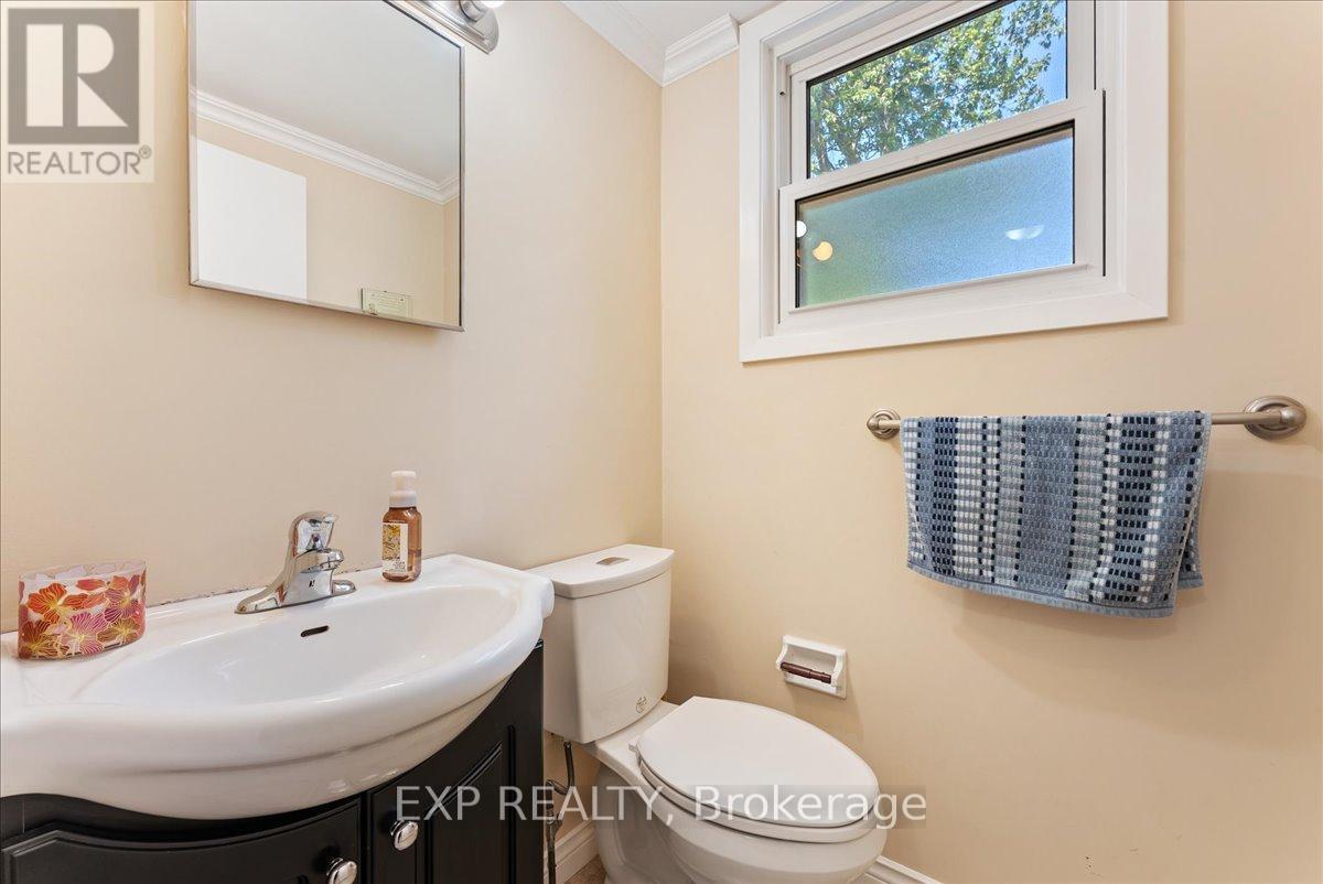 822 Foxe Street, Peterborough (Northcrest Ward 5), Ontario  K9H 6Y7 - Photo 17 - X12398724