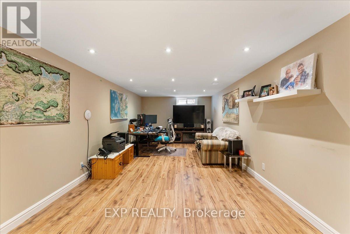 822 Foxe Street, Peterborough (Northcrest Ward 5), Ontario  K9H 6Y7 - Photo 34 - X12398724