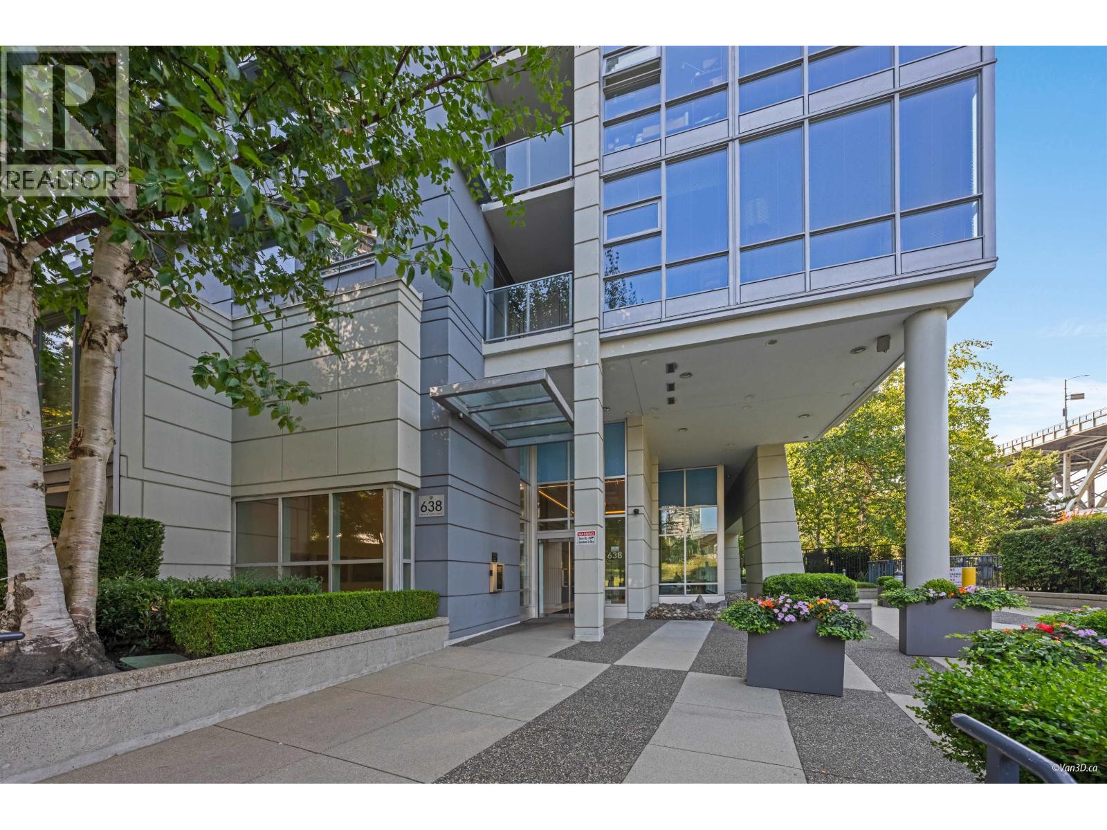 905 638 Beach Crescent, Vancouver, British Columbia  V6Z 3H4 - Photo 2 - R3045996