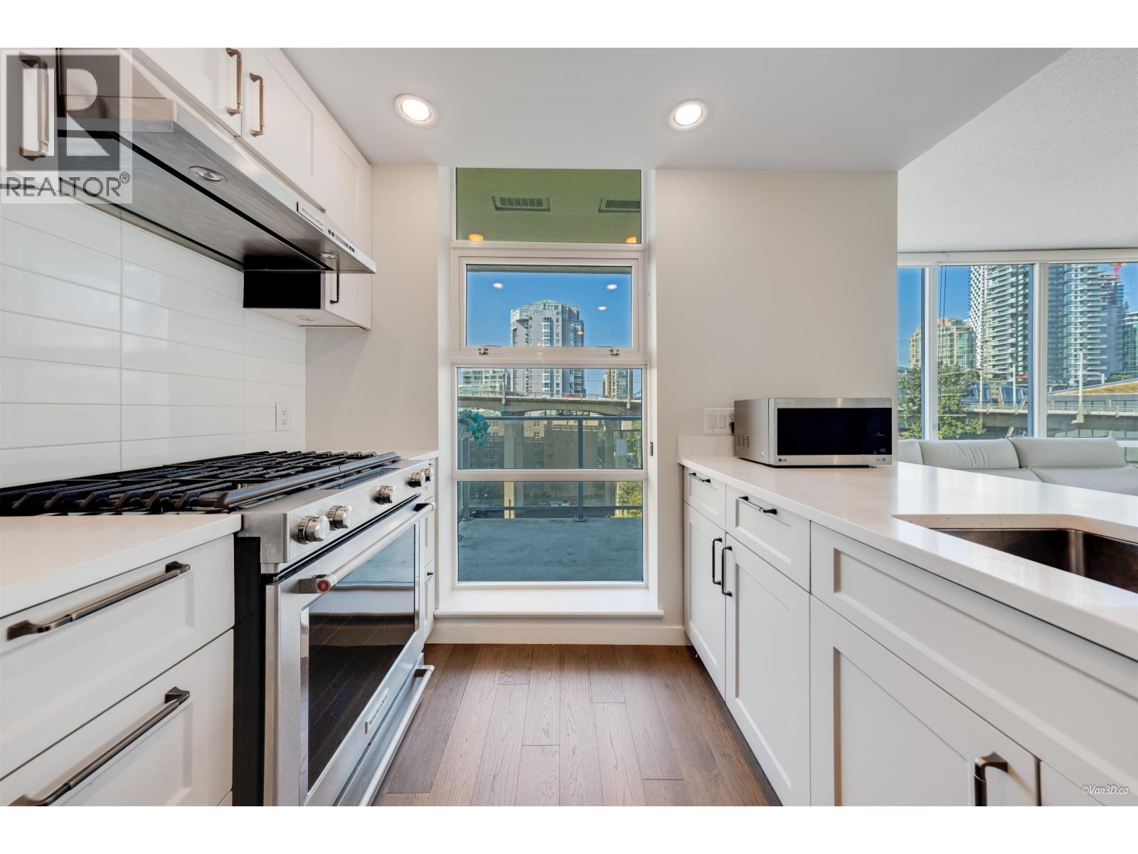 905 638 Beach Crescent, Vancouver, British Columbia  V6Z 3H4 - Photo 8 - R3045996