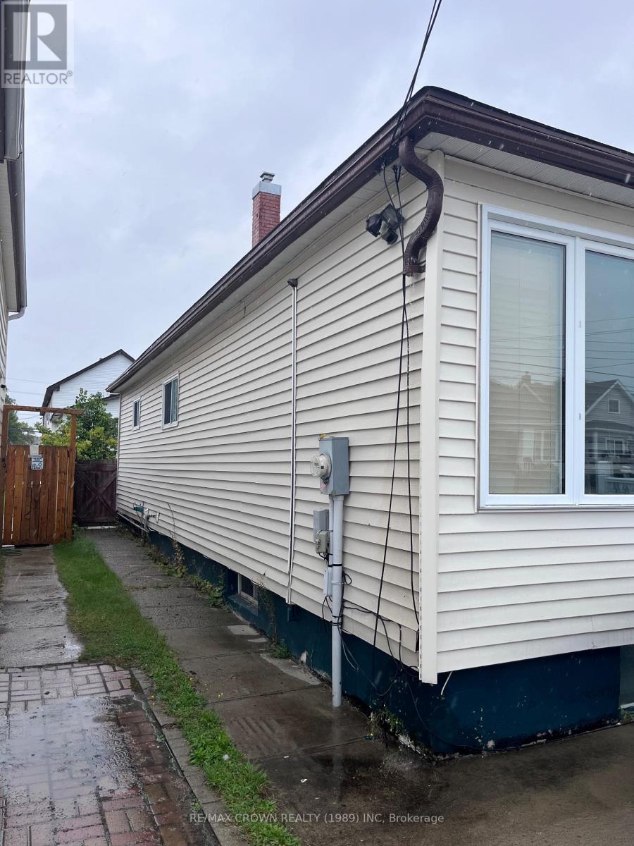 332 Cedar Street S, Timmins (Ts - Se), Ontario  P4N 2H5 - Photo 2 - T12398693