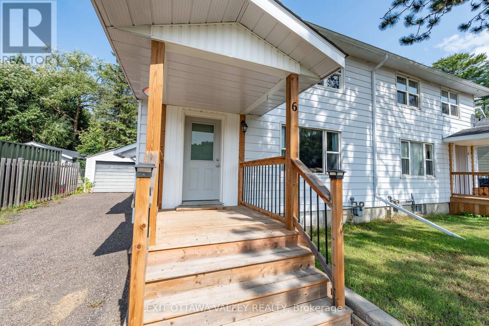 6 Faraday Crescent, Deep River, Ontario  K0J 1P0 - Photo 2 - X12398698
