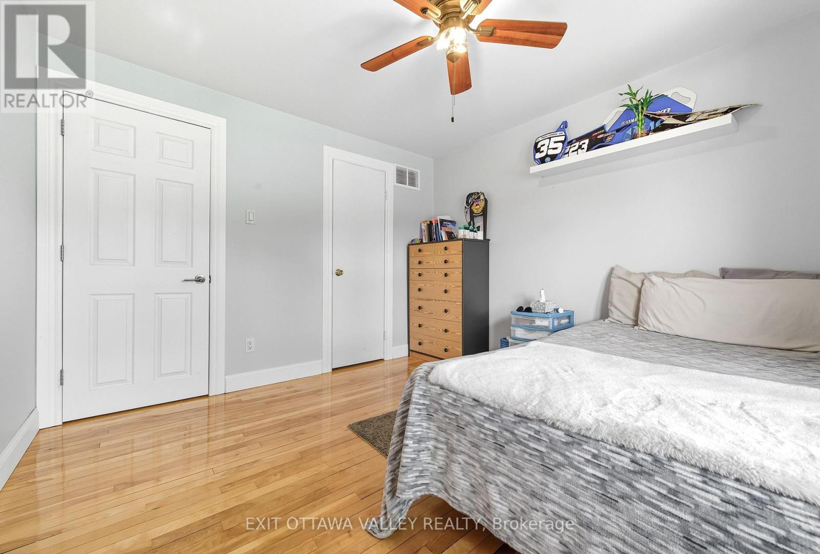 6 Faraday Crescent, Deep River, Ontario  K0J 1P0 - Photo 20 - X12398698