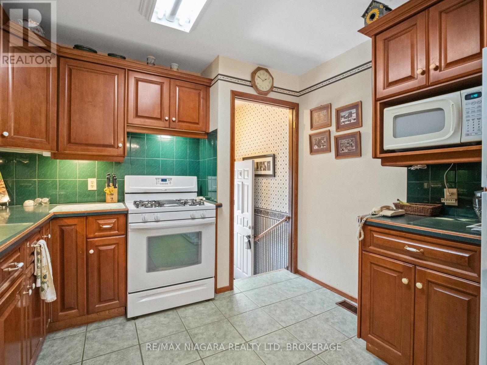 70 Murray Street, Fort Erie, Ontario  L2A 2A6 - Photo 11 - X12398684
