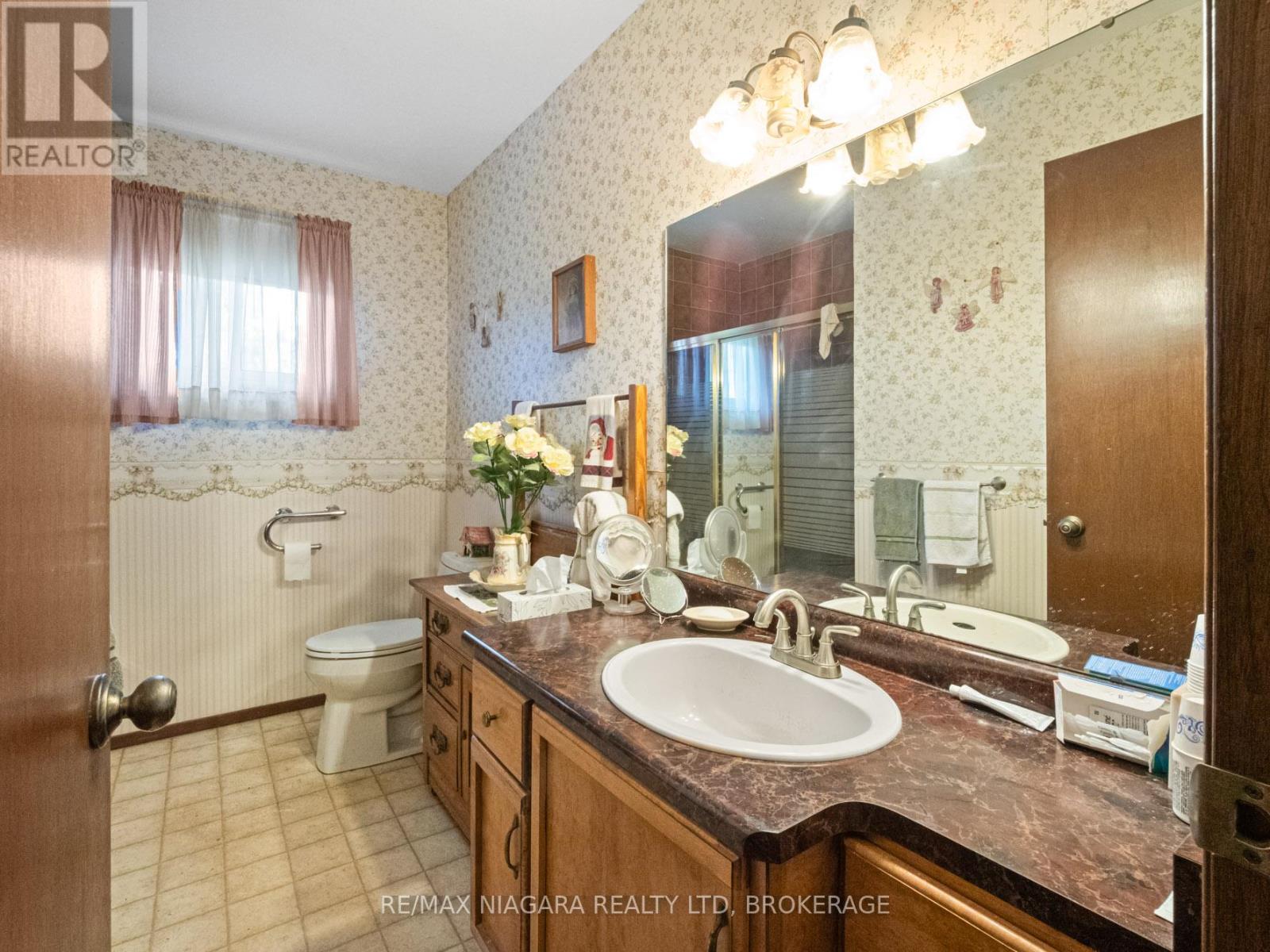 70 Murray Street, Fort Erie, Ontario  L2A 2A6 - Photo 14 - X12398684
