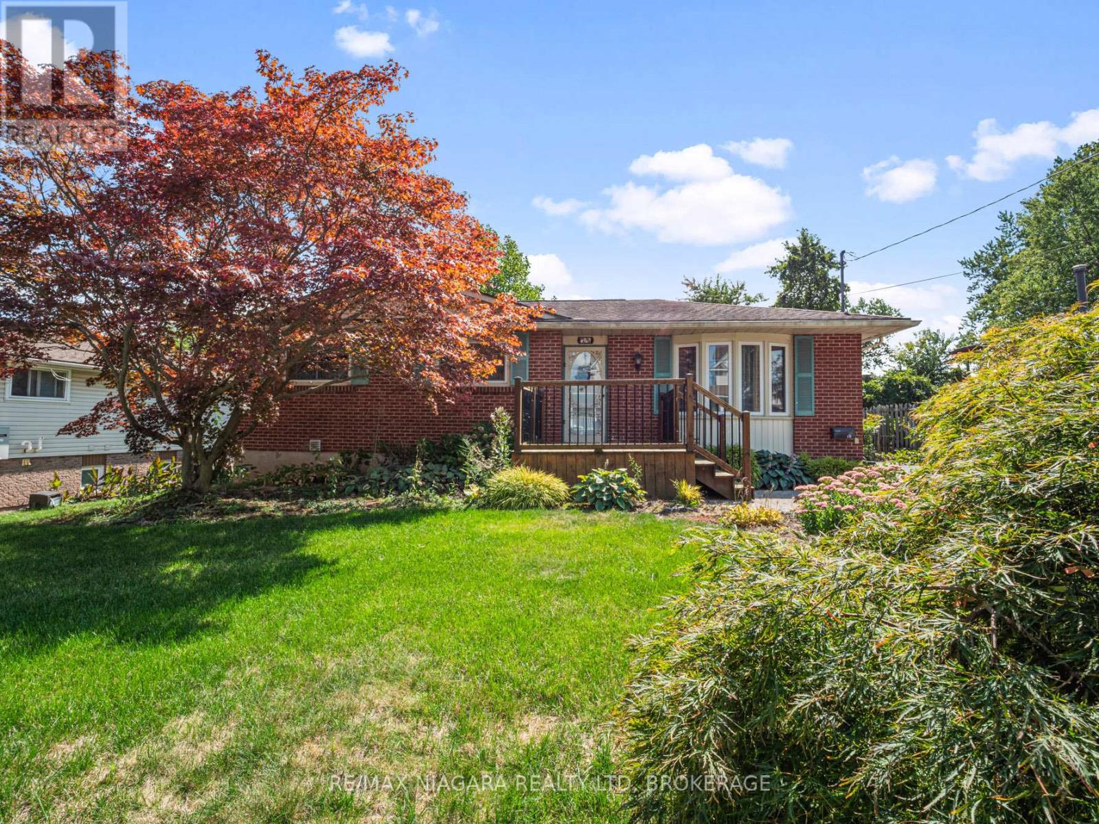 70 Murray Street, Fort Erie, Ontario  L2A 2A6 - Photo 2 - X12398684
