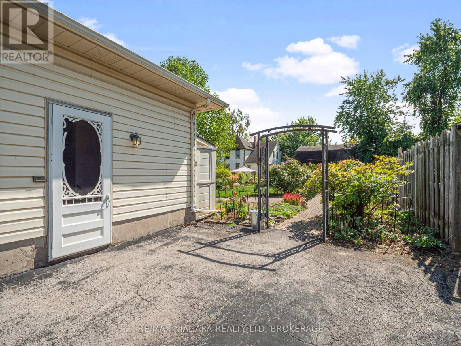 70 Murray Street, Fort Erie, Ontario  L2A 2A6 - Photo 23 - X12398684