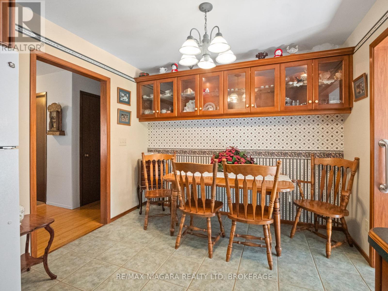 70 Murray Street, Fort Erie, Ontario  L2A 2A6 - Photo 7 - X12398684