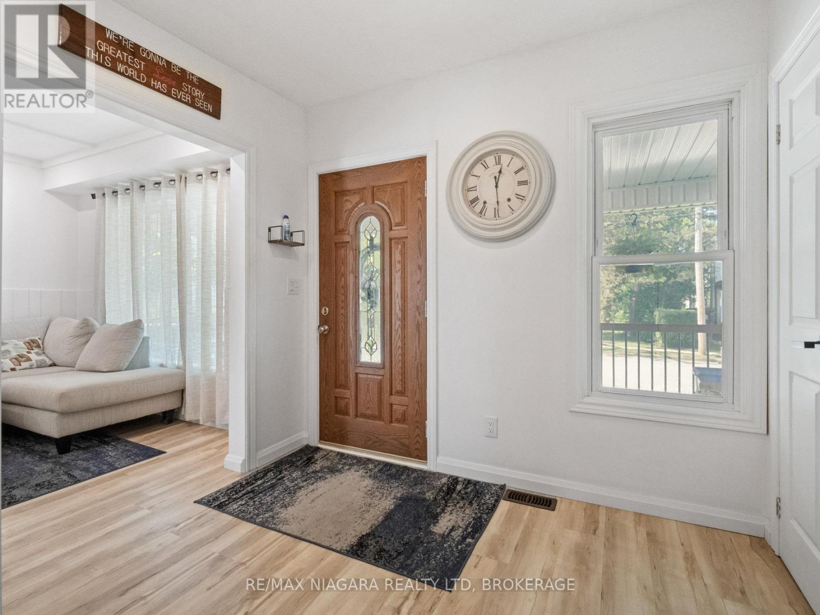 80 Robinson Street, Fort Erie, Ontario  L2A 4B3 - Photo 3 - X12398686