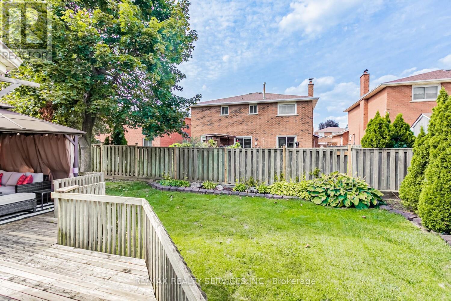 14 Nottingham Crescent, Brampton, Ontario  L6S 4G4 - Photo 47 - W12398662