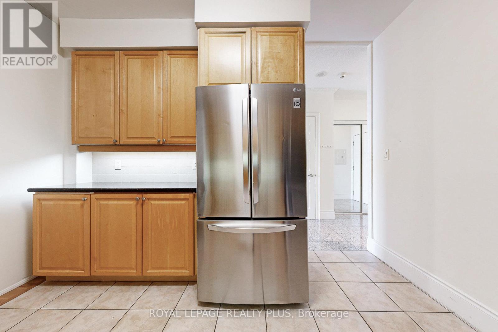 3008 - 3880 Duke Of York Boulevard, Mississauga, Ontario  L5B 4M7 - Photo 18 - W12398663