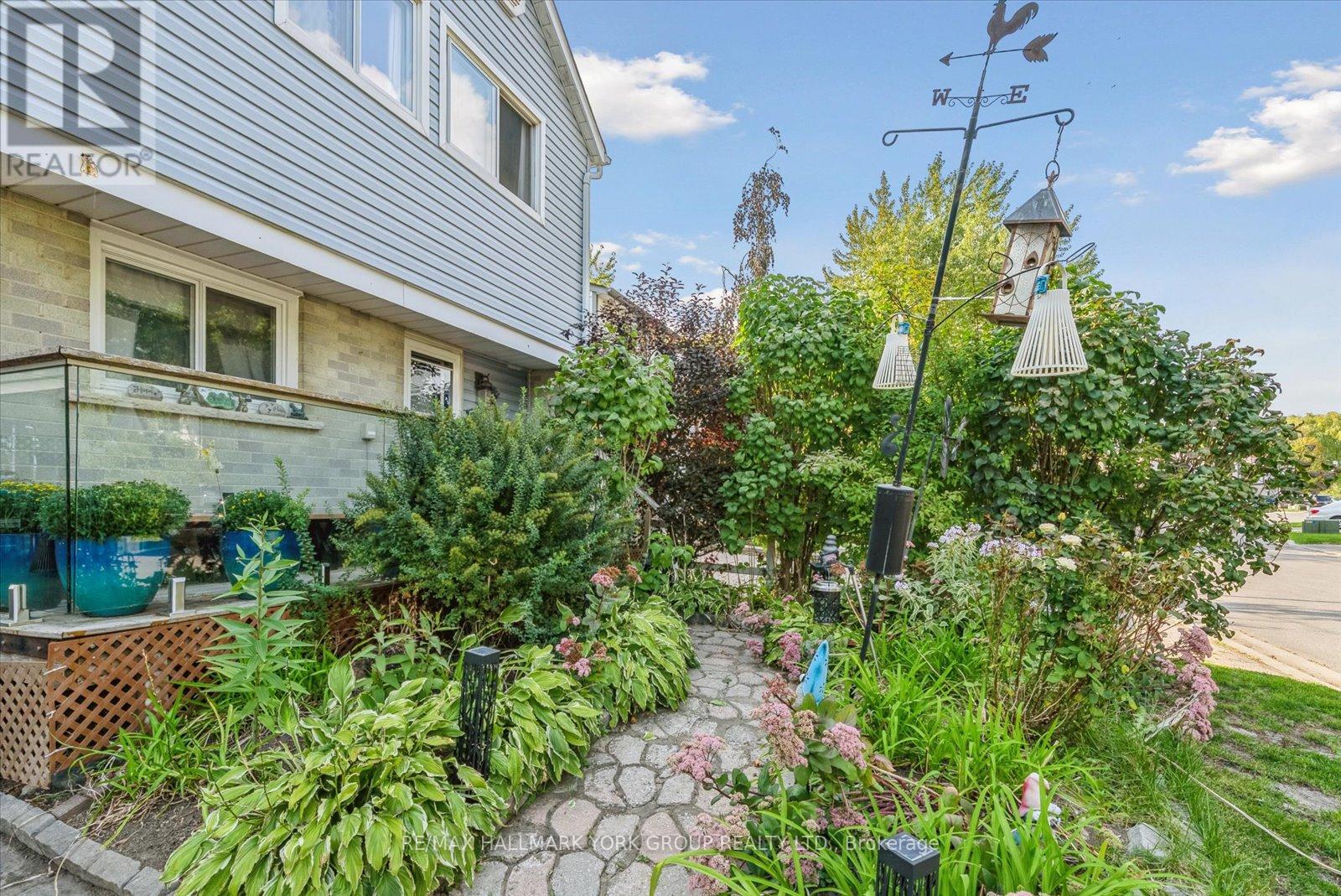 31 Jacobs Square, Brampton, Ontario  L6S 2M5 - Photo 4 - W12398668