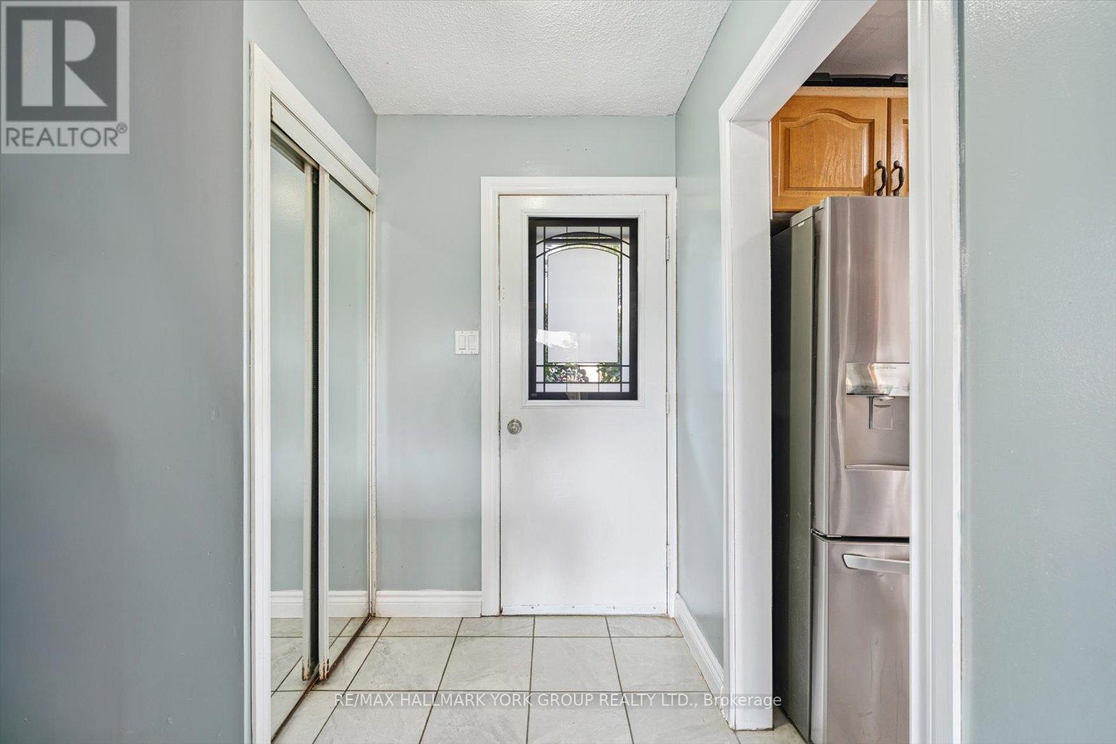 31 Jacobs Square, Brampton, Ontario  L6S 2M5 - Photo 7 - W12398668