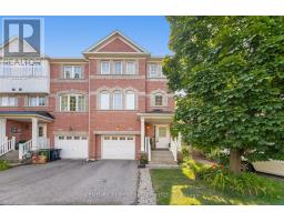 82 PILKINGTON DRIVE, Toronto, Ontario