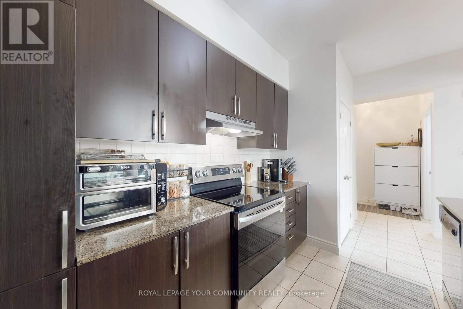 220 - 10211 Keele Street, Vaughan (Maple), Ontario  L6A 4R7 - Photo 4 - N12398706