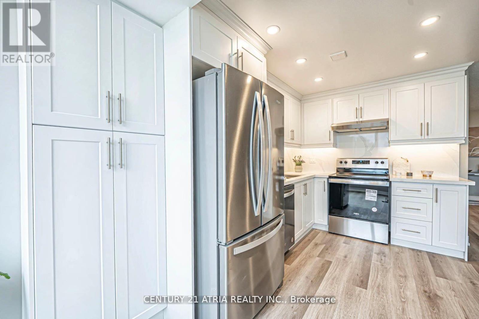 206 - 350 Webb Drive, Mississauga, Ontario  L5B 3N6 - Photo 11 - W12398696