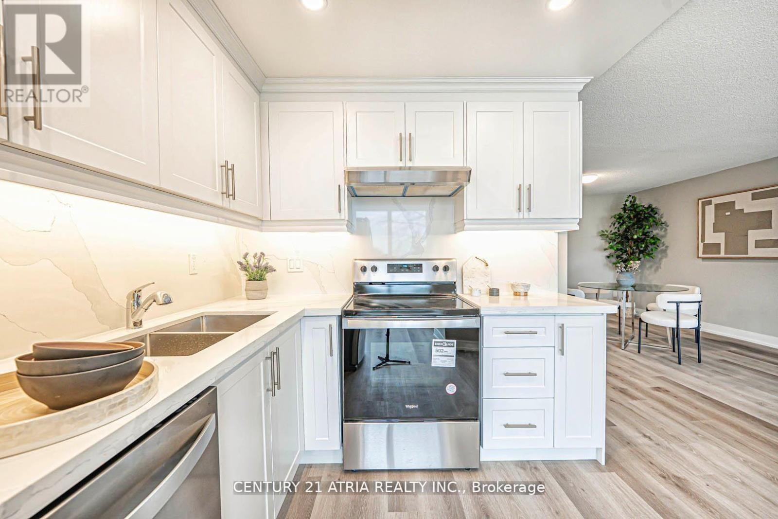 206 - 350 Webb Drive, Mississauga, Ontario  L5B 3N6 - Photo 12 - W12398696