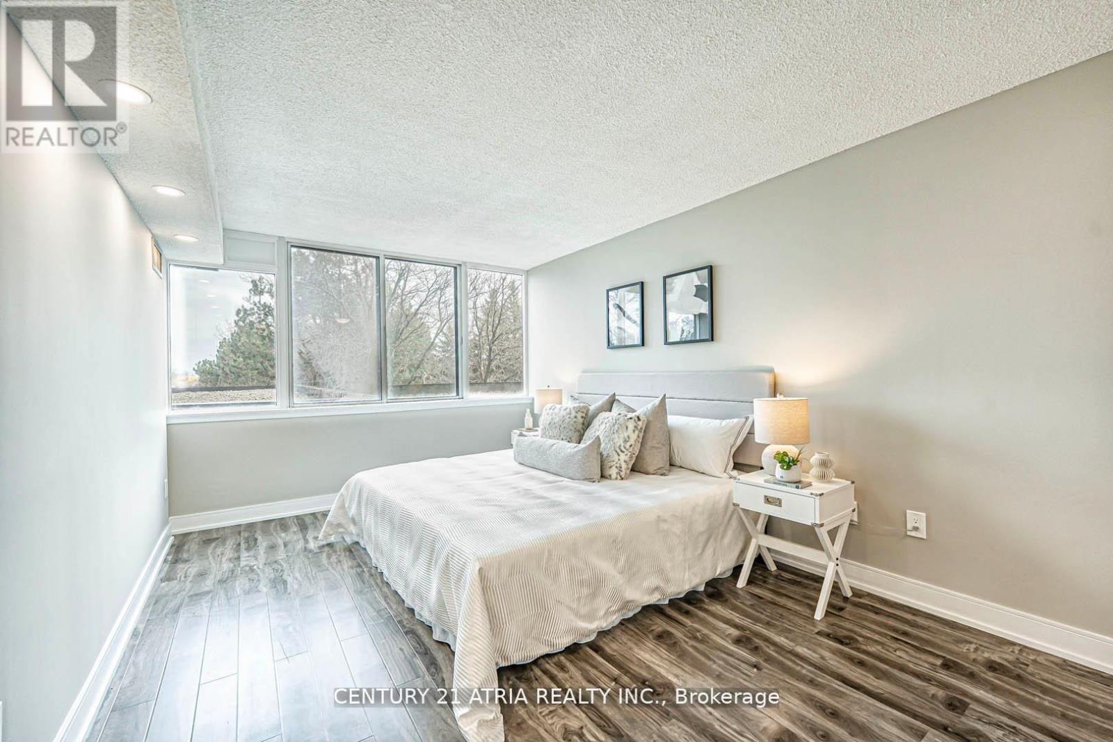 206 - 350 Webb Drive, Mississauga, Ontario  L5B 3N6 - Photo 14 - W12398696