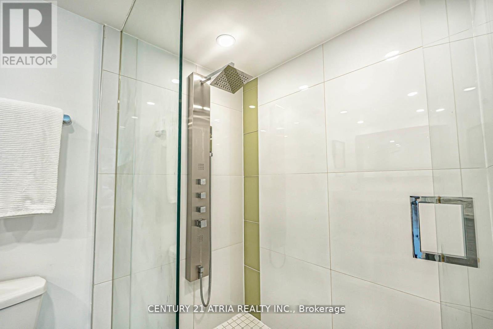 206 - 350 Webb Drive, Mississauga, Ontario  L5B 3N6 - Photo 18 - W12398696