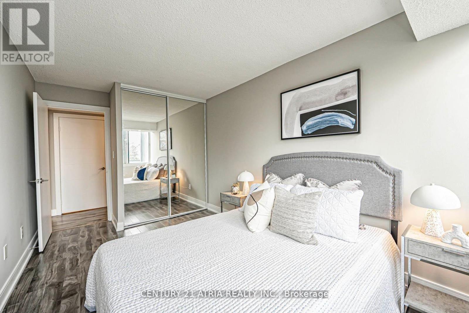 206 - 350 Webb Drive, Mississauga, Ontario  L5B 3N6 - Photo 21 - W12398696