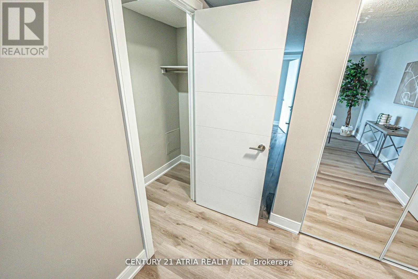 206 - 350 Webb Drive, Mississauga, Ontario  L5B 3N6 - Photo 26 - W12398696
