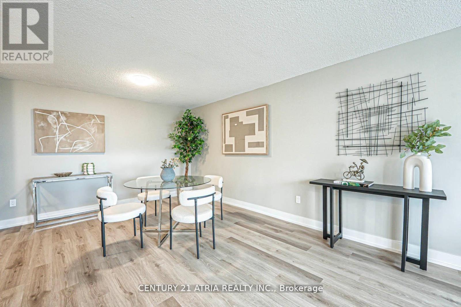 206 - 350 Webb Drive, Mississauga, Ontario  L5B 3N6 - Photo 8 - W12398696