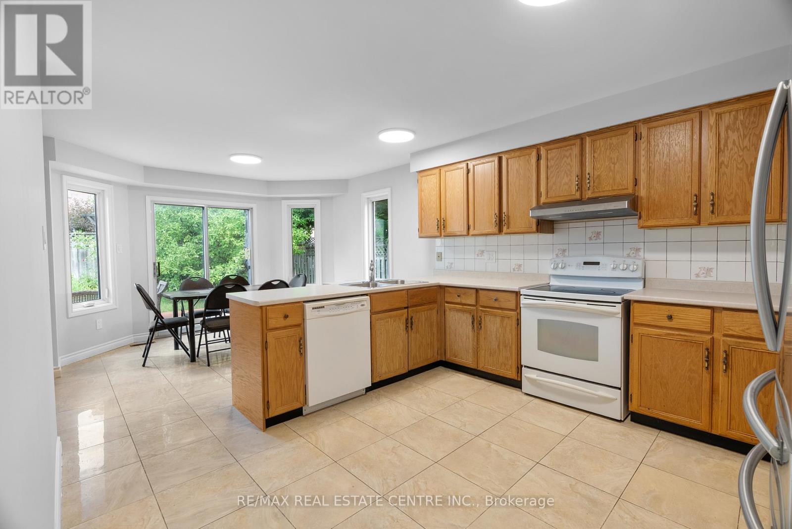 4623 Hewicks Lane, Mississauga, Ontario  L5M 3L8 - Photo 11 - W12398715