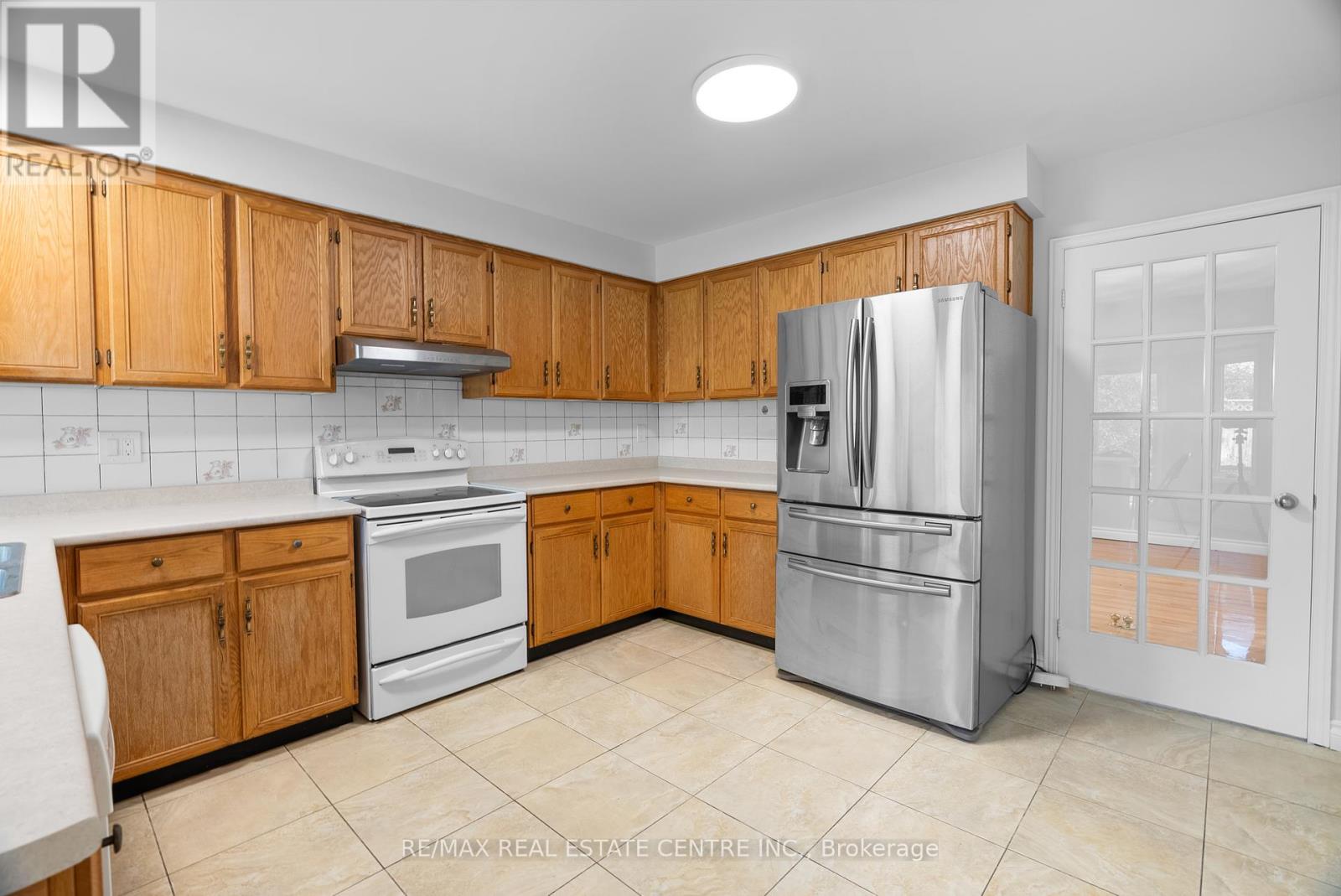 4623 Hewicks Lane, Mississauga, Ontario  L5M 3L8 - Photo 12 - W12398715