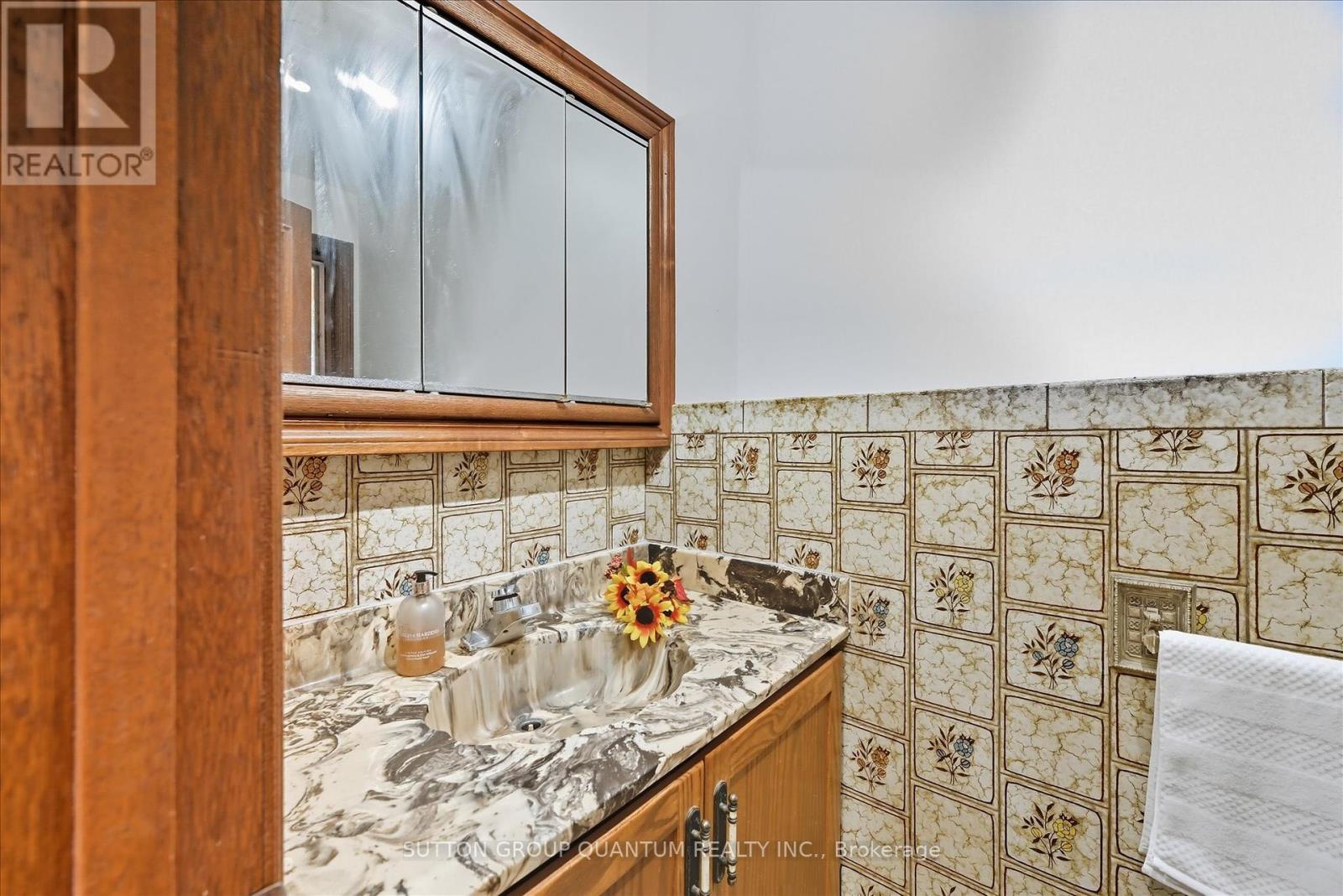 729 Winston Road, Grimsby, Ontario  L3M 4E8 - Photo 16 - X12398703