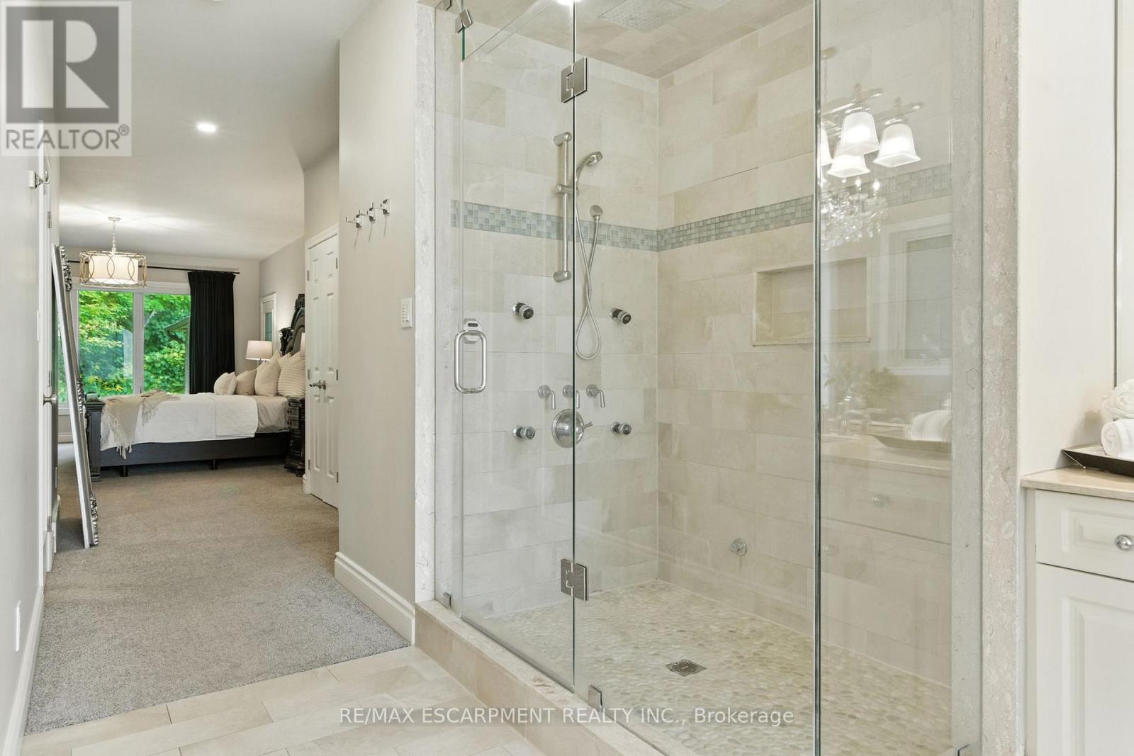 26 Parkshore Place, Hamilton, Ontario  L0R 1H1 - Photo 10 - X12398725