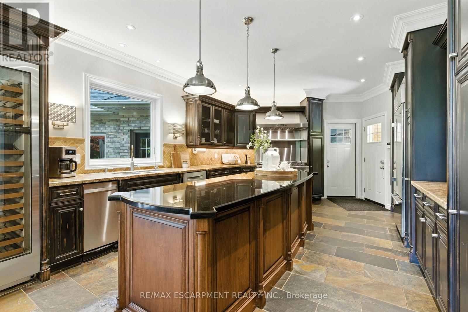 26 Parkshore Place, Hamilton, Ontario  L0R 1H1 - Photo 23 - X12398725