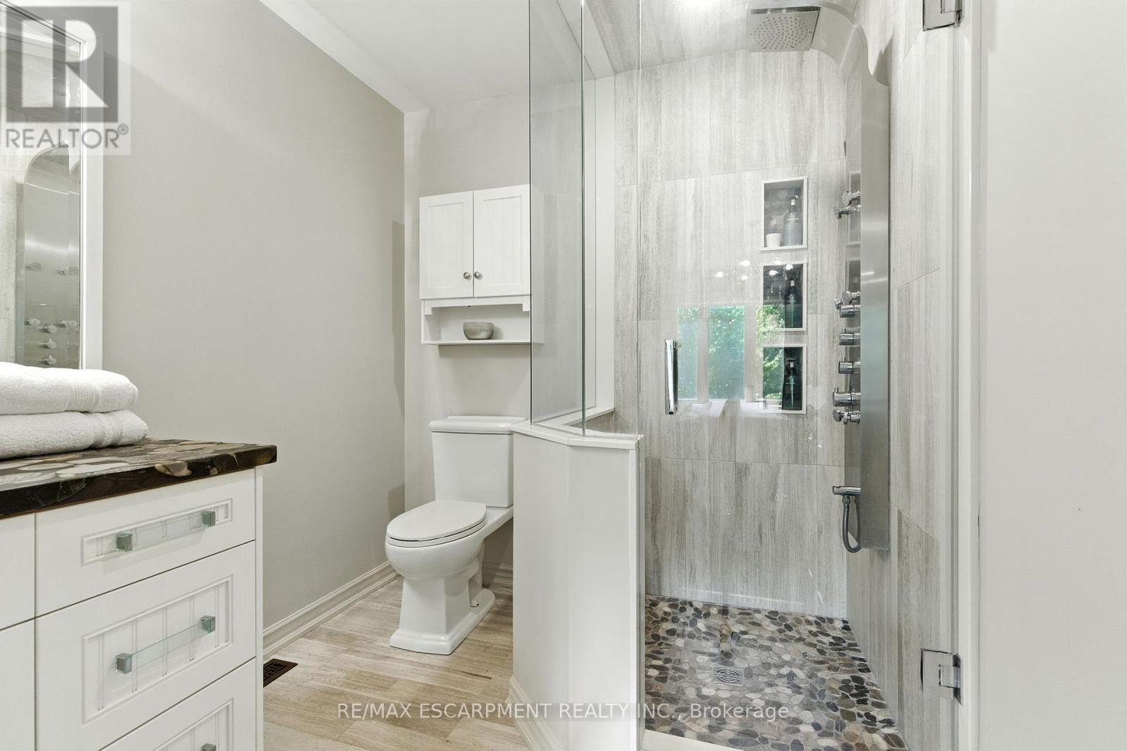 26 Parkshore Place, Hamilton, Ontario  L0R 1H1 - Photo 27 - X12398725