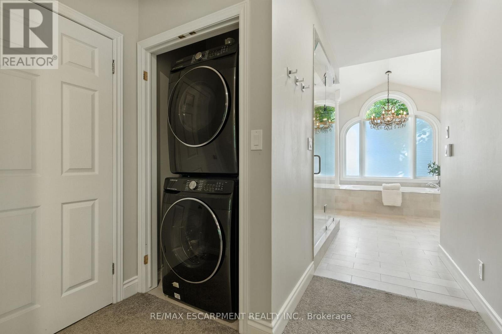 26 Parkshore Place, Hamilton, Ontario  L0R 1H1 - Photo 6 - X12398725