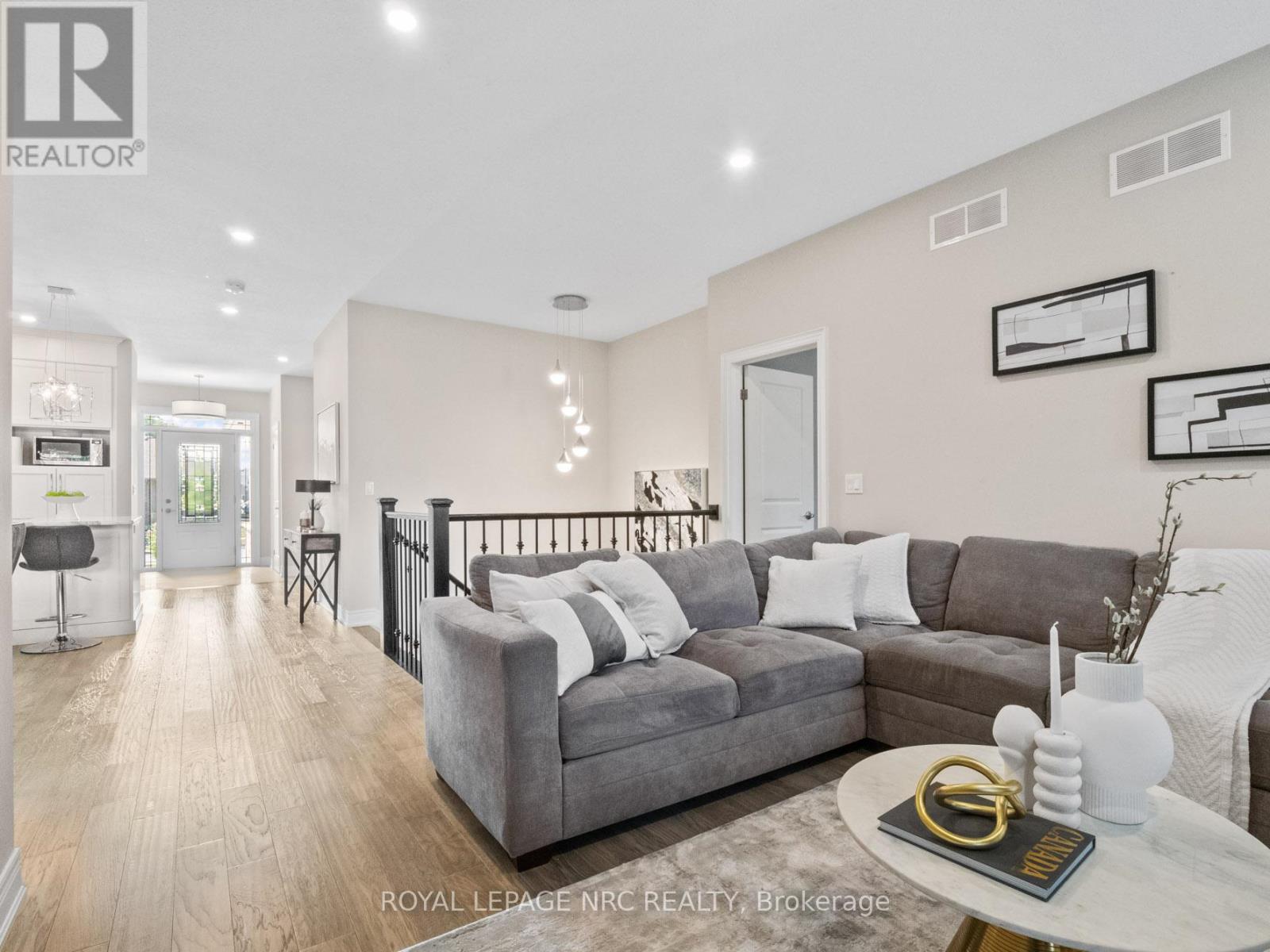 110 North Valley Drive, Welland (N. Welland), Ontario  L3C 7B6 - Photo 14 - X12398762