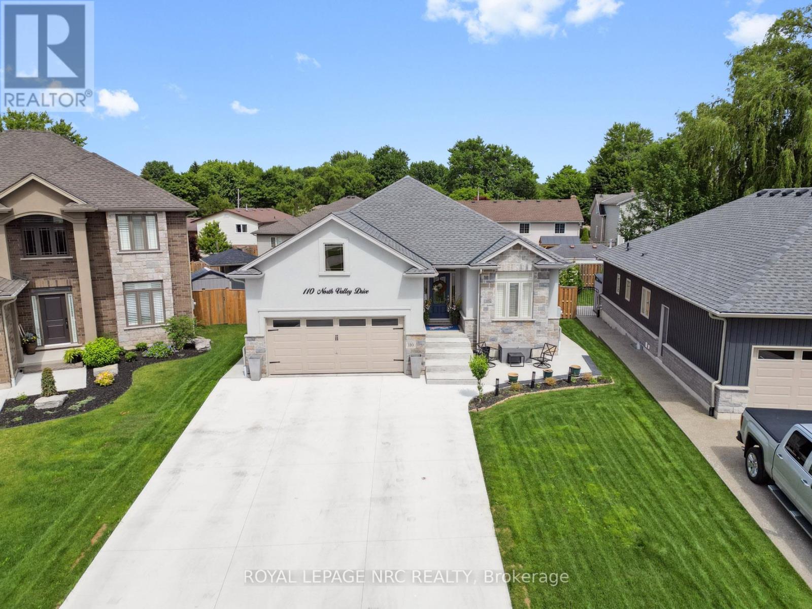 110 North Valley Drive, Welland (N. Welland), Ontario  L3C 7B6 - Photo 2 - X12398762
