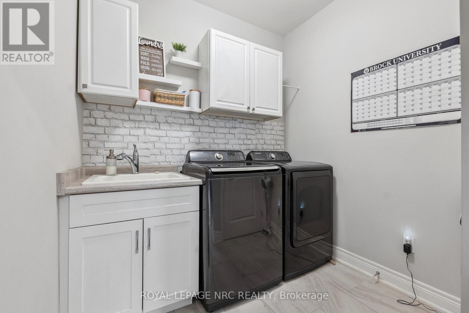 110 North Valley Drive, Welland (N. Welland), Ontario  L3C 7B6 - Photo 20 - X12398762