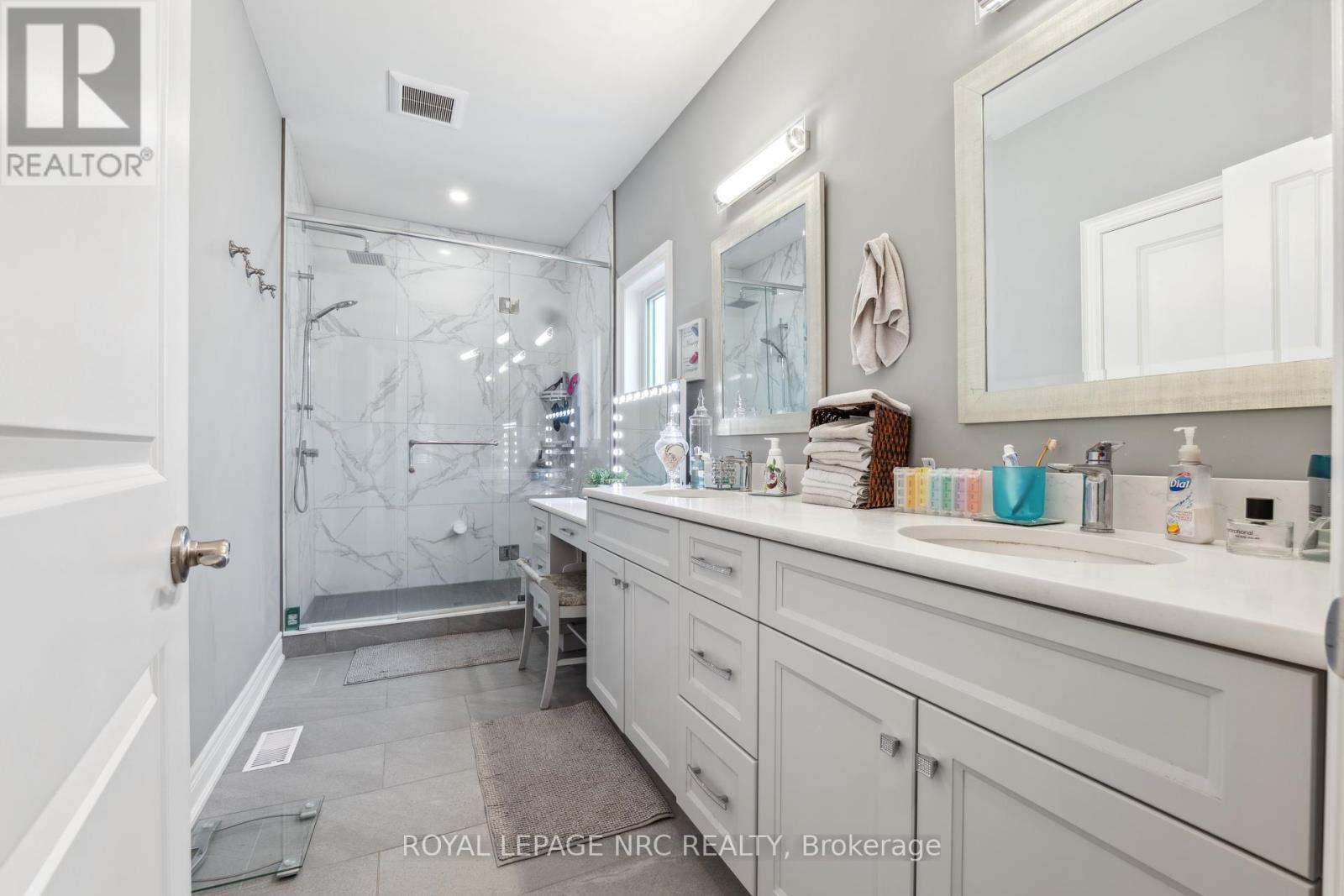 110 North Valley Drive, Welland (N. Welland), Ontario  L3C 7B6 - Photo 23 - X12398762