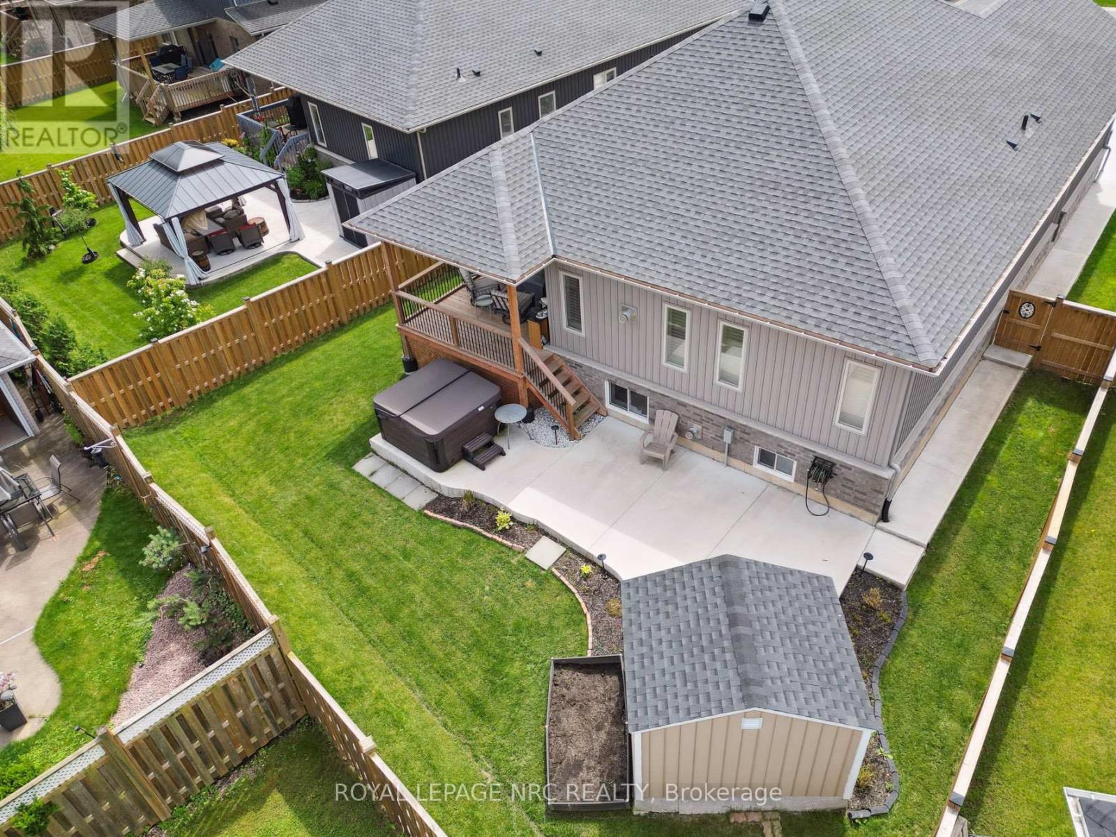110 North Valley Drive, Welland (N. Welland), Ontario  L3C 7B6 - Photo 3 - X12398762