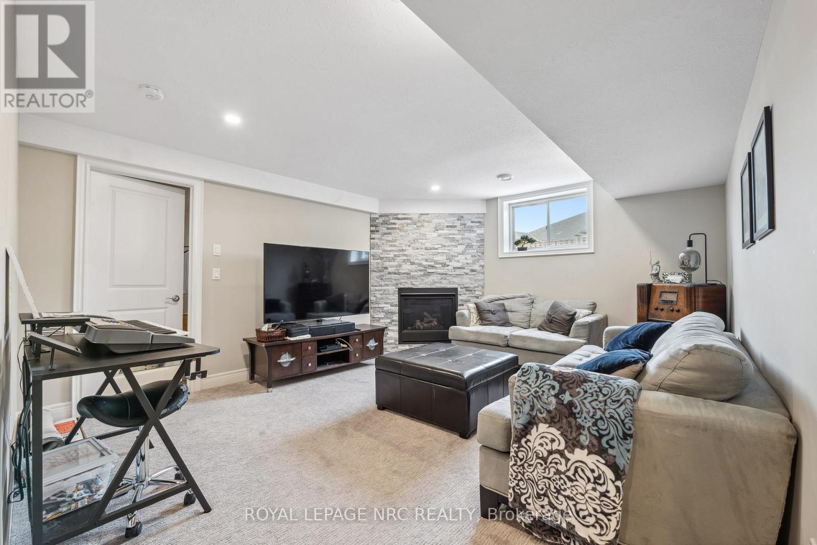 110 North Valley Drive, Welland (N. Welland), Ontario  L3C 7B6 - Photo 30 - X12398762