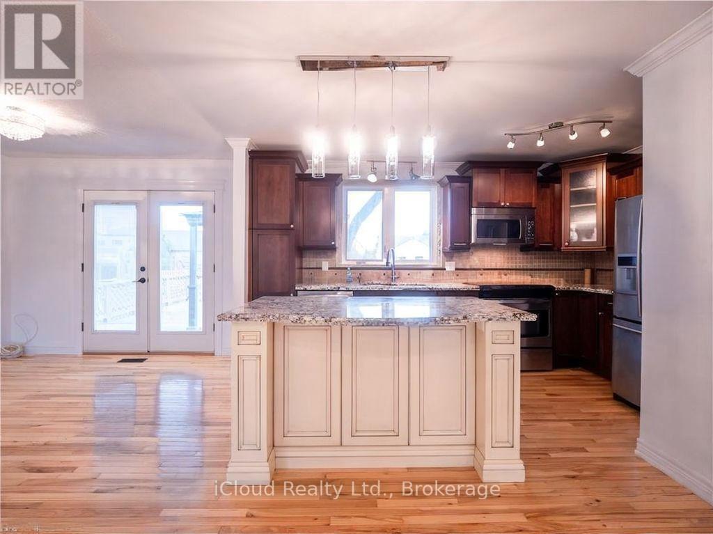 Upper - 5 Ilona Court, Brantford, Ontario  N3R 7N1 - Photo 5 - X12391777