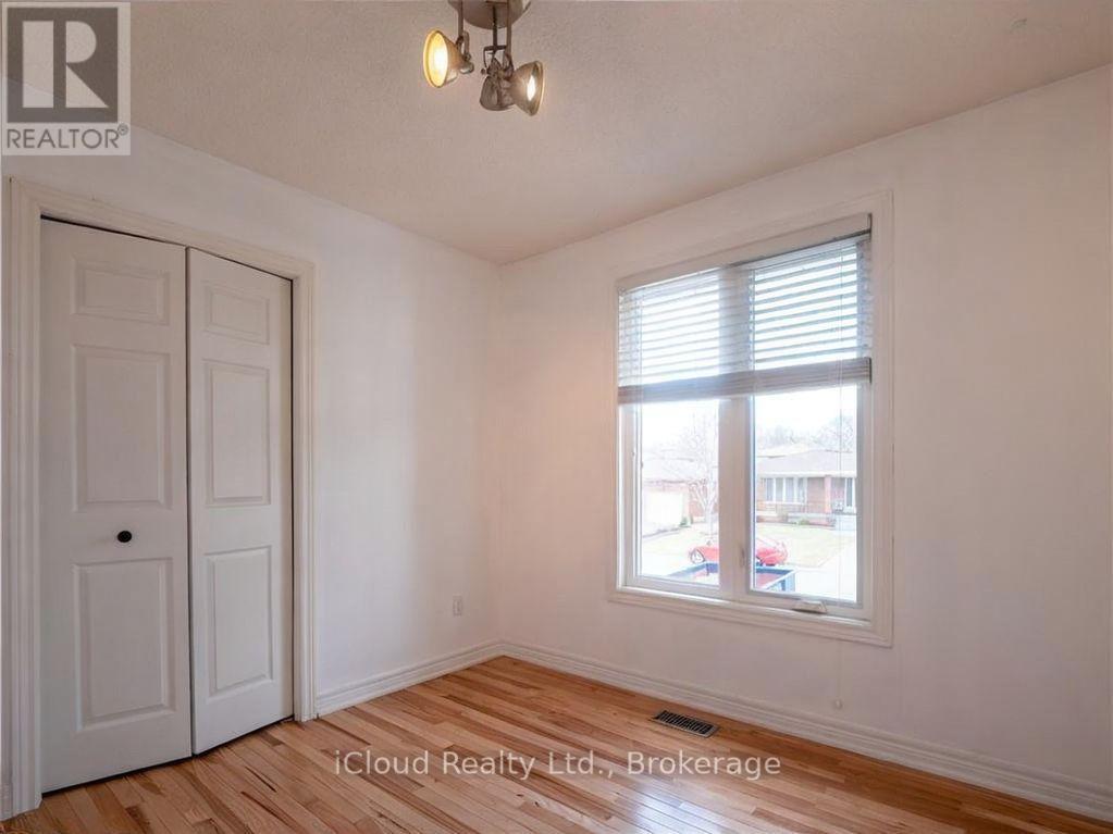 Upper - 5 Ilona Court, Brantford, Ontario  N3R 7N1 - Photo 13 - X12391777