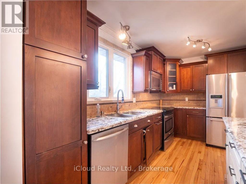 Upper - 5 Ilona Court, Brantford, Ontario  N3R 7N1 - Photo 6 - X12391777