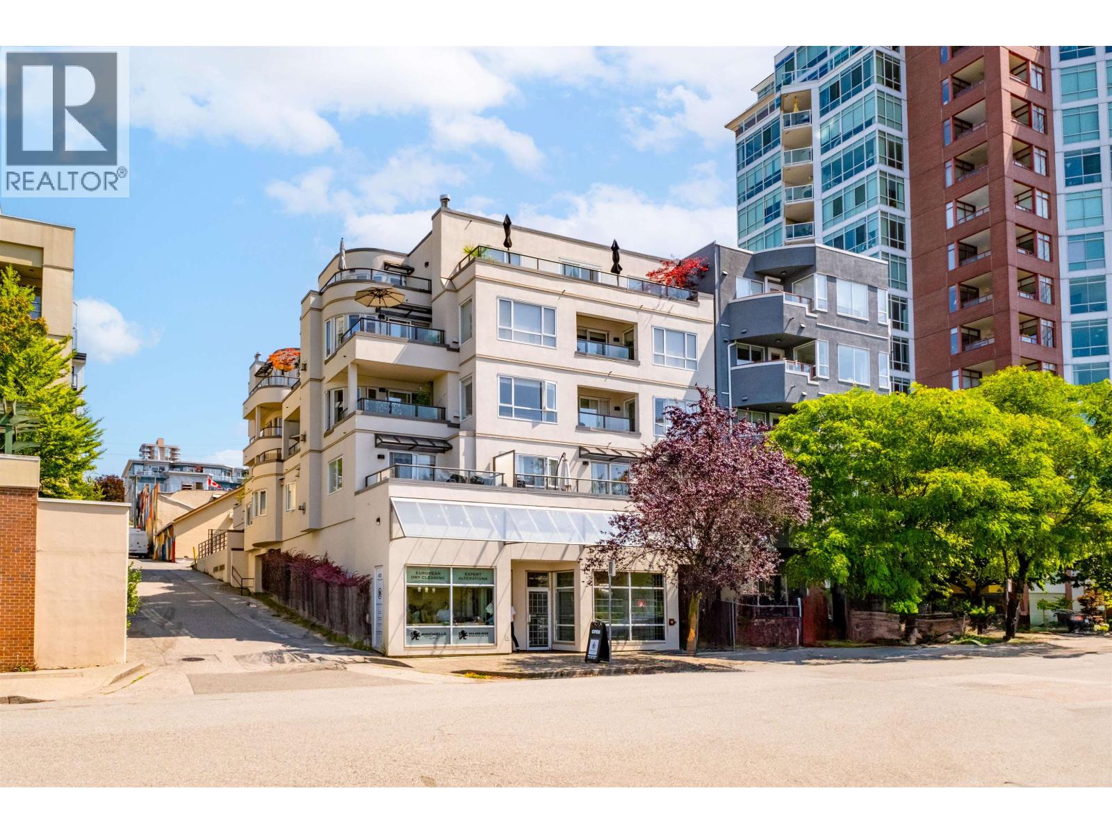 403 118 E 2ND STREET, North Vancouver, British Columbia