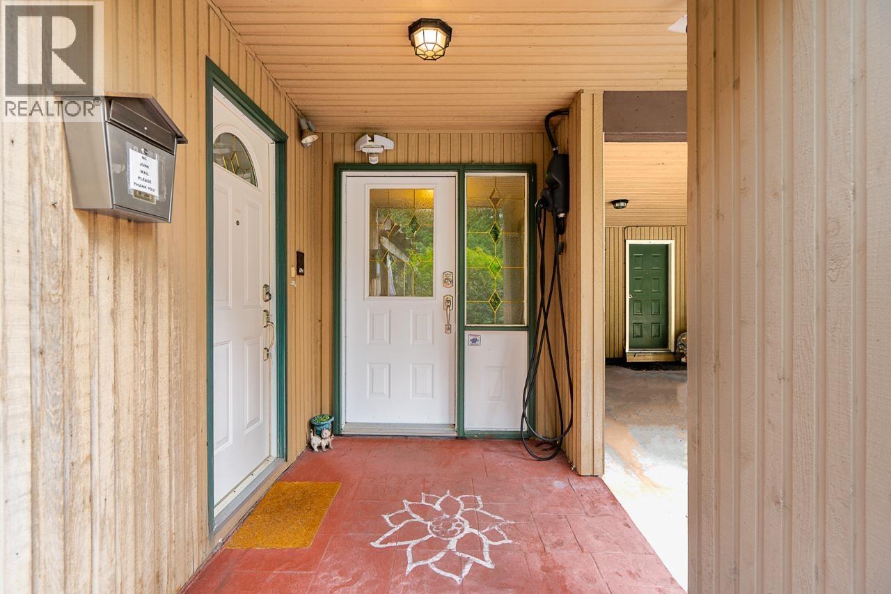 1184 Riverside Drive, North Vancouver, British Columbia  V7H 1V5 - Photo 5 - R3046987