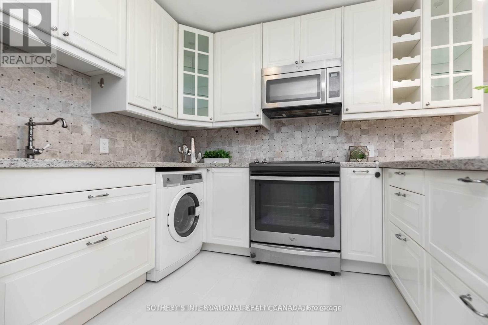 108 - 35 Raglan Avenue, Toronto, Ontario  M6C 2K7 - Photo 10 - C12398742