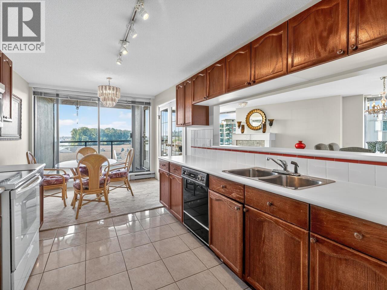 807 8 Laguna Court, New Westminster, British Columbia  V3M 6M6 - Photo 7 - R3046461