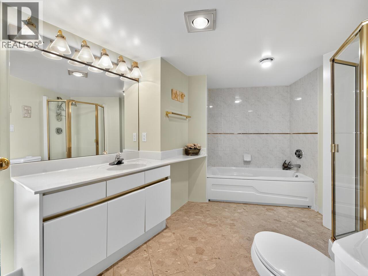 807 8 Laguna Court, New Westminster, British Columbia  V3M 6M6 - Photo 14 - R3046461
